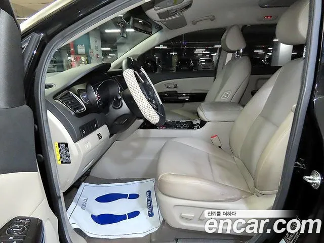 Kia Carnival 2018 thumb 6