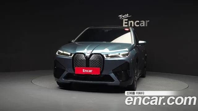 BMW iX 2023 thumb 3