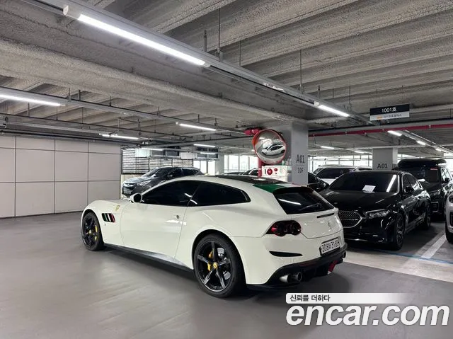 Ferrari GTC4 Lusso 2019 thumb 6