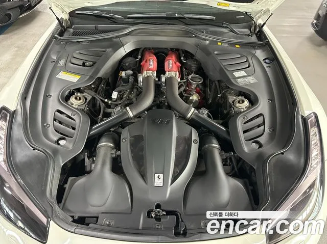 Ferrari GTC4 Lusso 2019 thumb 9