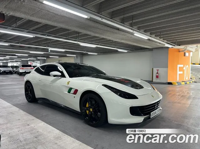 Ferrari GTC4 Lusso 2019 thumb 11