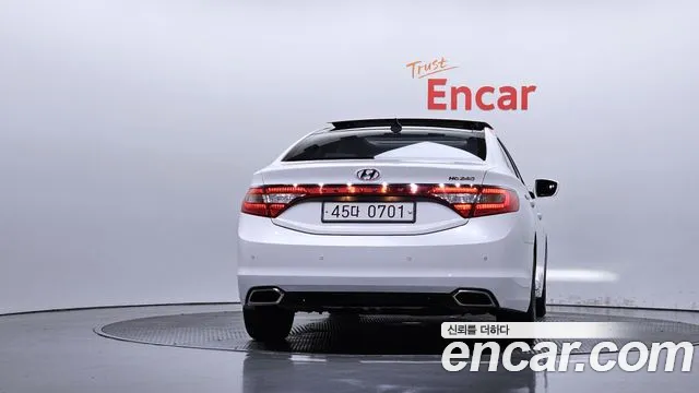 Hyundai Grandeur 2015 thumb 3