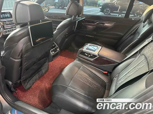 BMW 7 серии 2016 thumb 7
