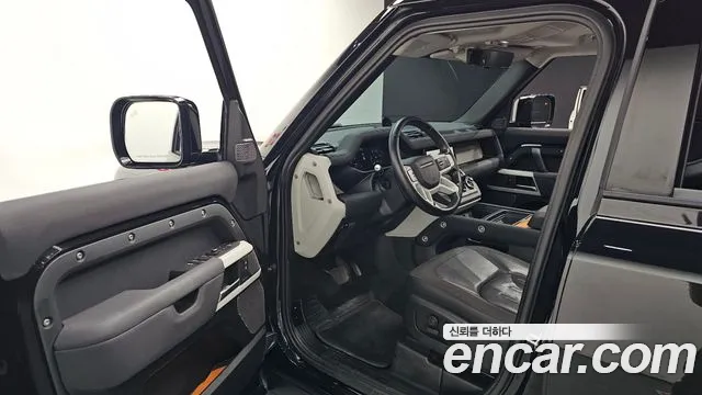 Land Rover Defender 2020 thumb 9