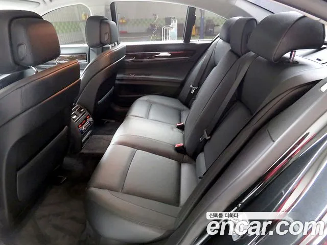 BMW 7 серии 2010 thumb 6