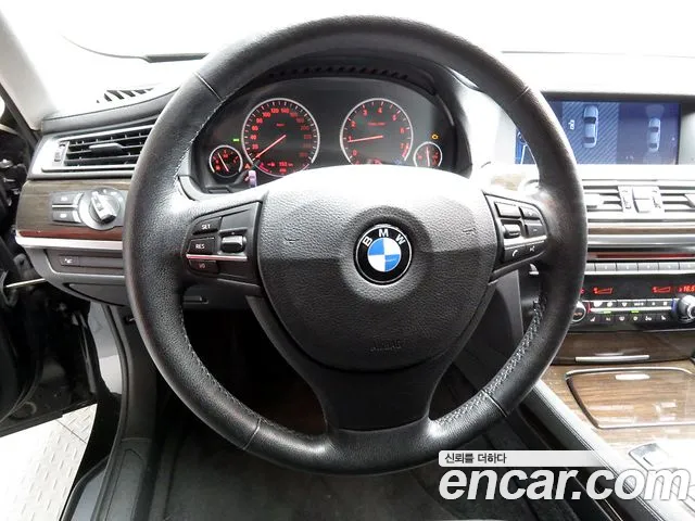 BMW 7 серии 2010 thumb 8