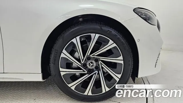 Mercedes-Benz E-Класс 2025 thumb 5