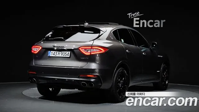 Maserati Levante 2019 thumb 2