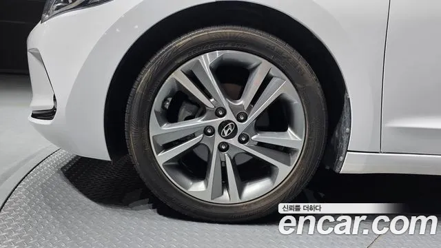 Hyundai Avante 2018 thumb 5