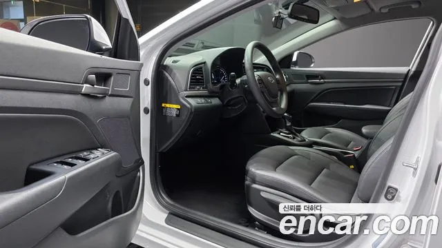 Hyundai Avante 2018 thumb 10