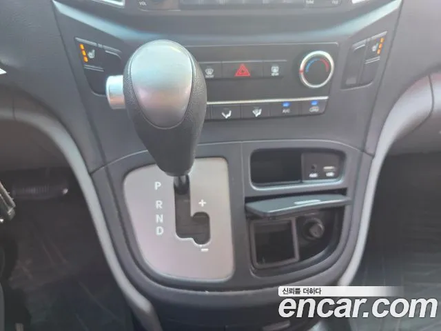 Hyundai Starex 2015 thumb 9