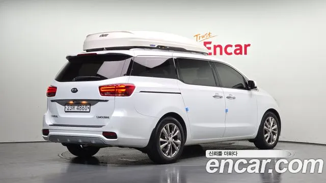 Kia Carnival 2019 thumb 2