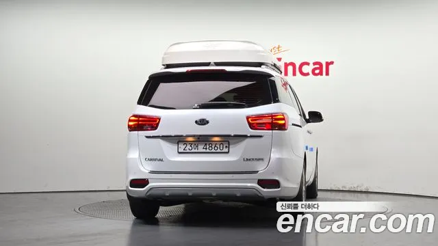 Kia Carnival 2019 thumb 4
