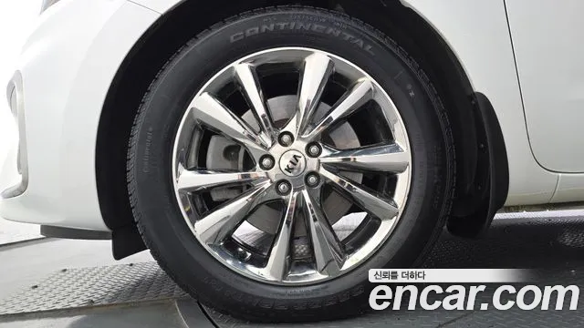 Kia Carnival 2019 thumb 5
