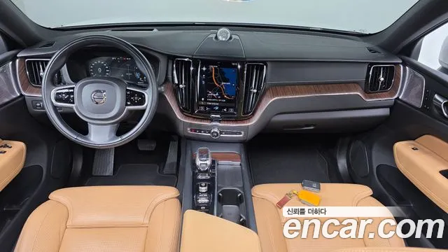 Volvo XC60 2021 thumb 6