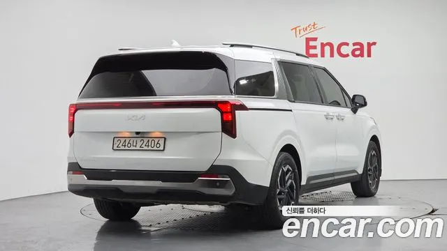 Kia Carnival 2024 thumb 2
