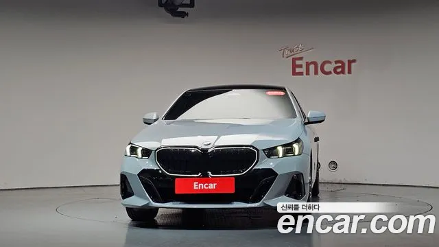BMW 5 серии 2025 thumb 2