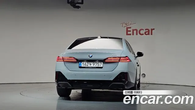 BMW 5 серии 2025 thumb 3