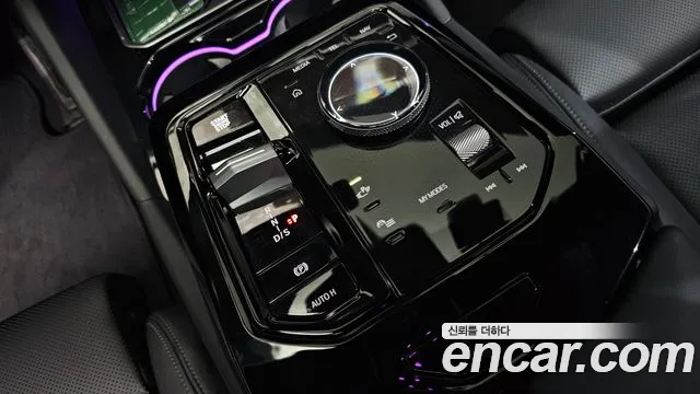 BMW 5 серии 2025 thumb 8