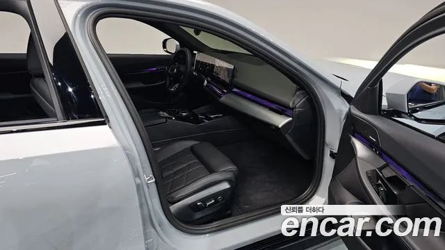 BMW 5 серии 2025 thumb 10