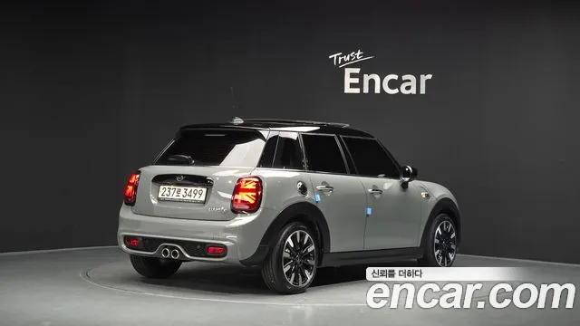 Mini Hatch 2020 thumb 2