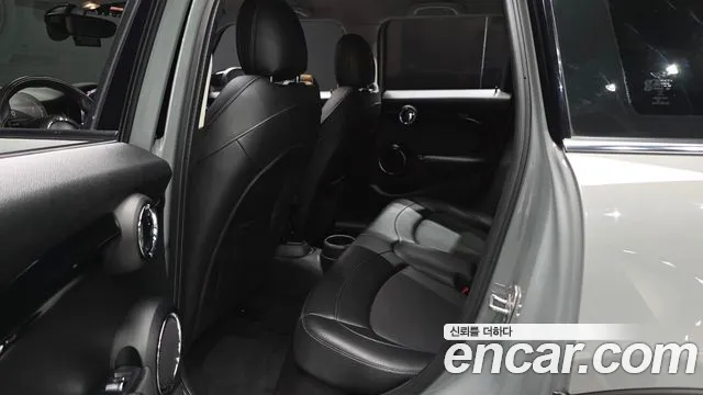 Mini Hatch 2020 thumb 11