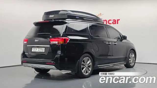 Kia Carnival 2017 thumb 2