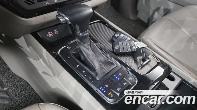 Kia Carnival 2017 thumb 9