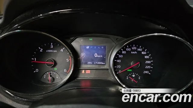 Kia Carnival 2015 thumb 7