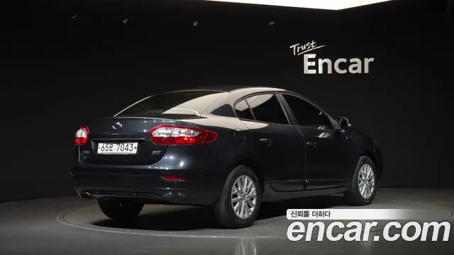 Renault Fluence 2013 thumb 2