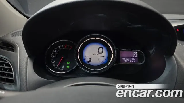 Renault Fluence 2013 thumb 8