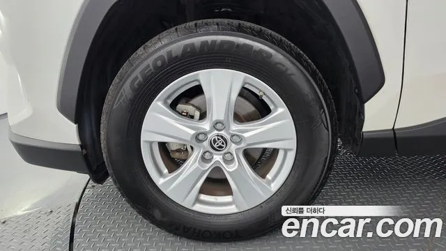 Toyota RAV4 2020 thumb 5