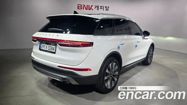Lincoln Corsair 2021 thumb 2