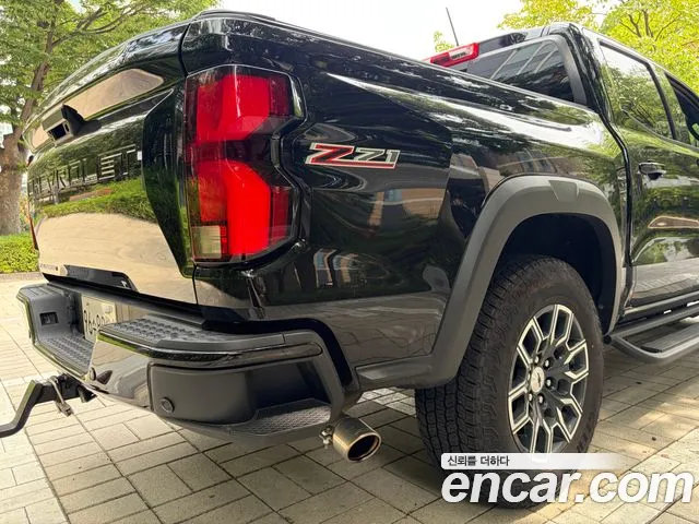 Chevrolet Colorado 2024 thumb 2