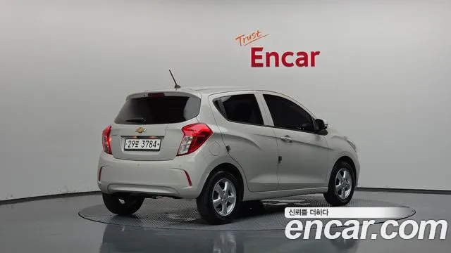Chevrolet Spark 2018 thumb 2
