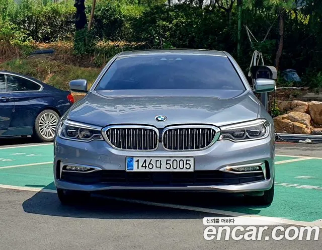 BMW 5 серии 2018 thumb 3