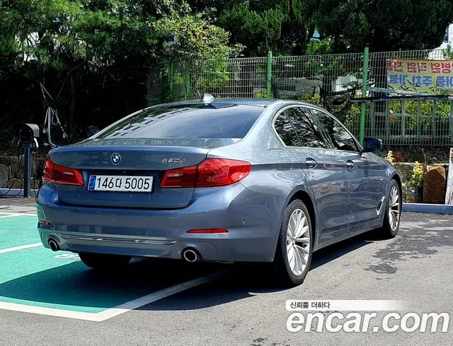 BMW 5 серии 2018 thumb 4