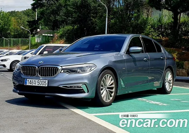 BMW 5 серии 2018 thumb 10
