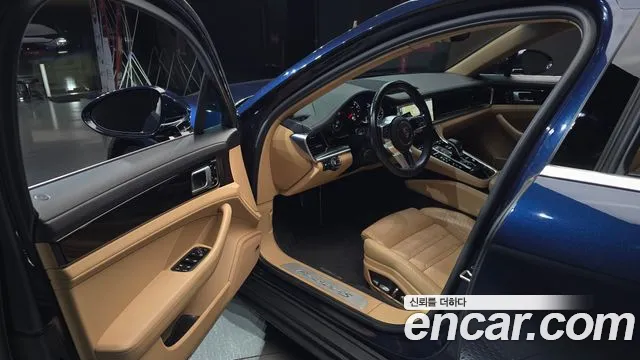 Porsche Panamera 2017 thumb 10
