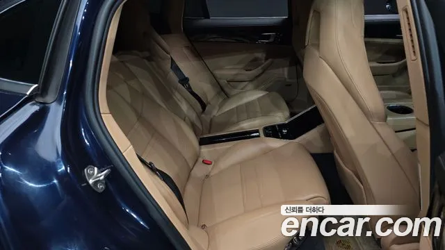 Porsche Panamera 2017 thumb 11