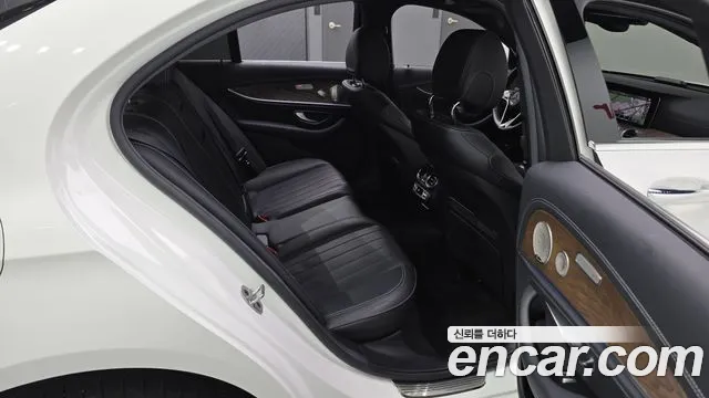 Mercedes-Benz E-Класс 2022 thumb 11