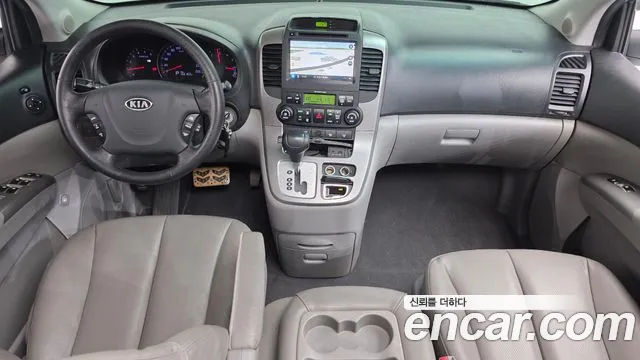 Kia Carnival 2012 thumb 7