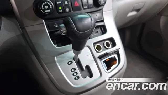 Kia Carnival 2012 thumb 9