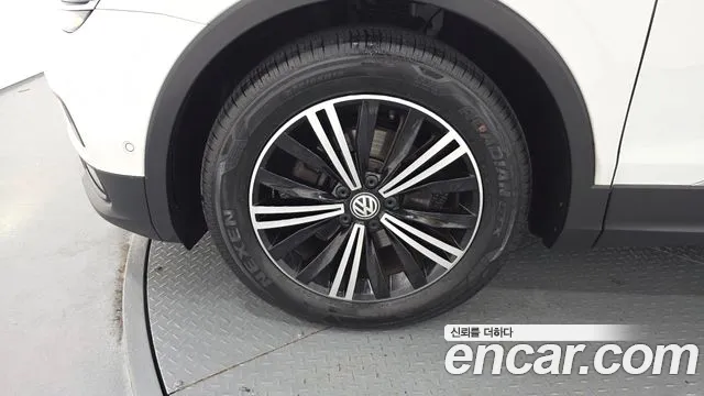 Volkswagen Tiguan 2020 thumb 5