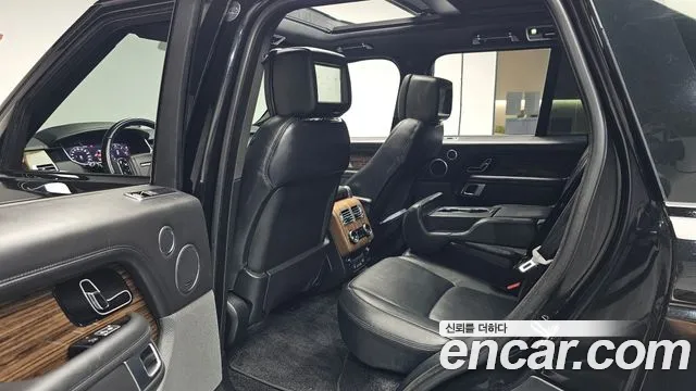 Land Rover Range Rover 2019 thumb 10
