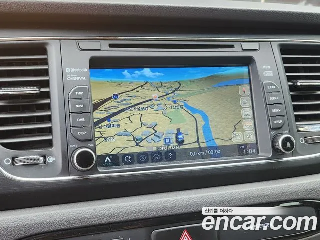 Kia Carnival 2017 thumb 5