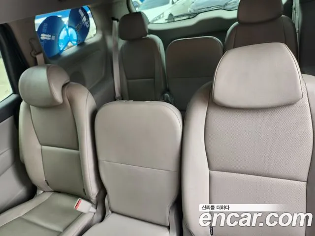 Kia Carnival 2017 thumb 6