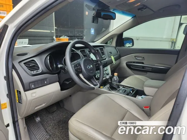 Kia Carnival 2017 thumb 7