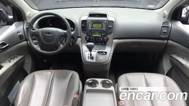 Kia Carnival 2010 thumb 7