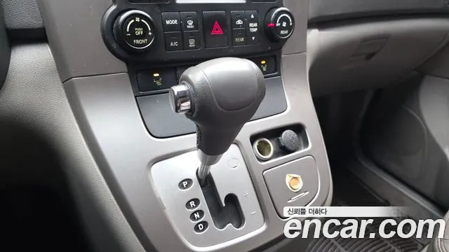 Kia Carnival 2010 thumb 9